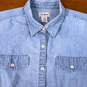 LL Bean Womens Short Sleeve Denim Button Down Shirt Light Wash Blue Size L